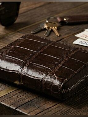 Rare Brown genuine Crocodile Leather Zip Wallet. New